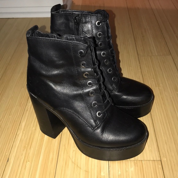 Steve Madden Shoes - 100% lthr STEVE MADDEN booties 🖤🖤🖤